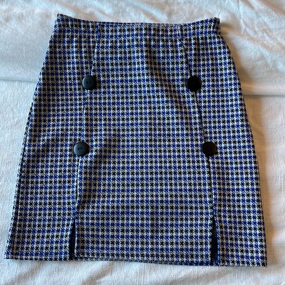 PrettyLittleThing Button Front Mini Skirt. Size 0